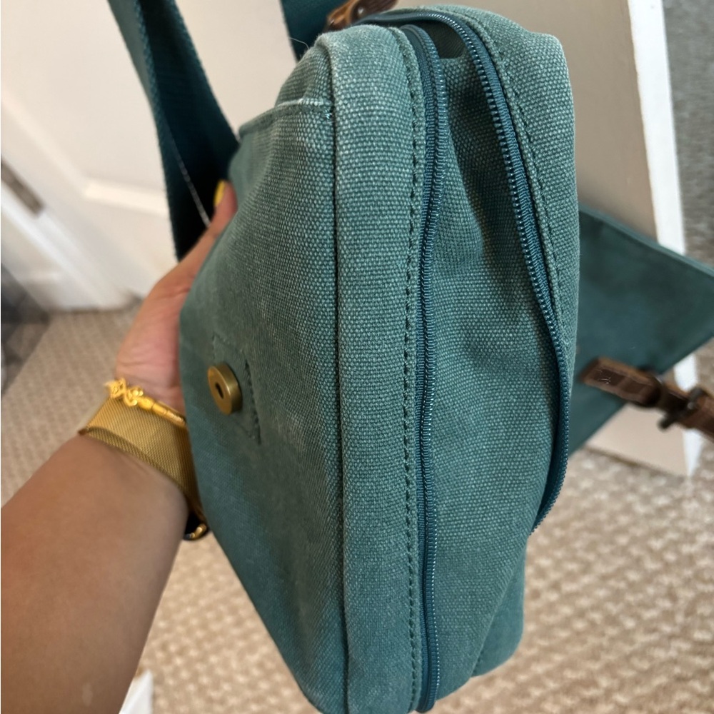 Troop London TRP0211 Classic Canvas Across Body Bag – Turquoise - Picture 5 of 7